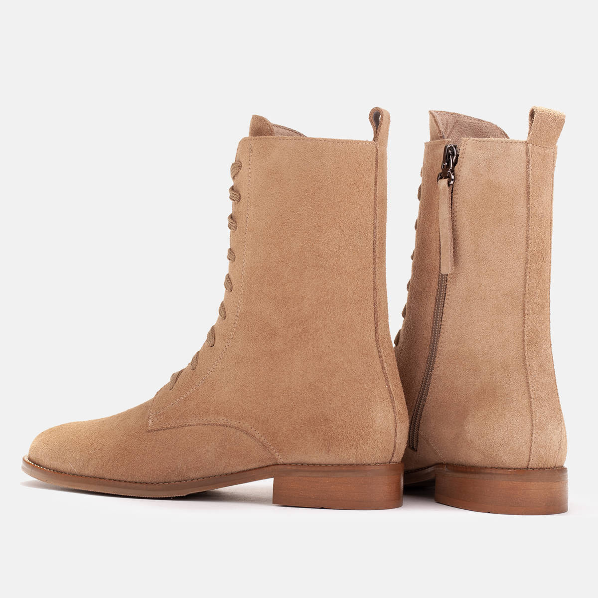 Classic low-heeled boots
